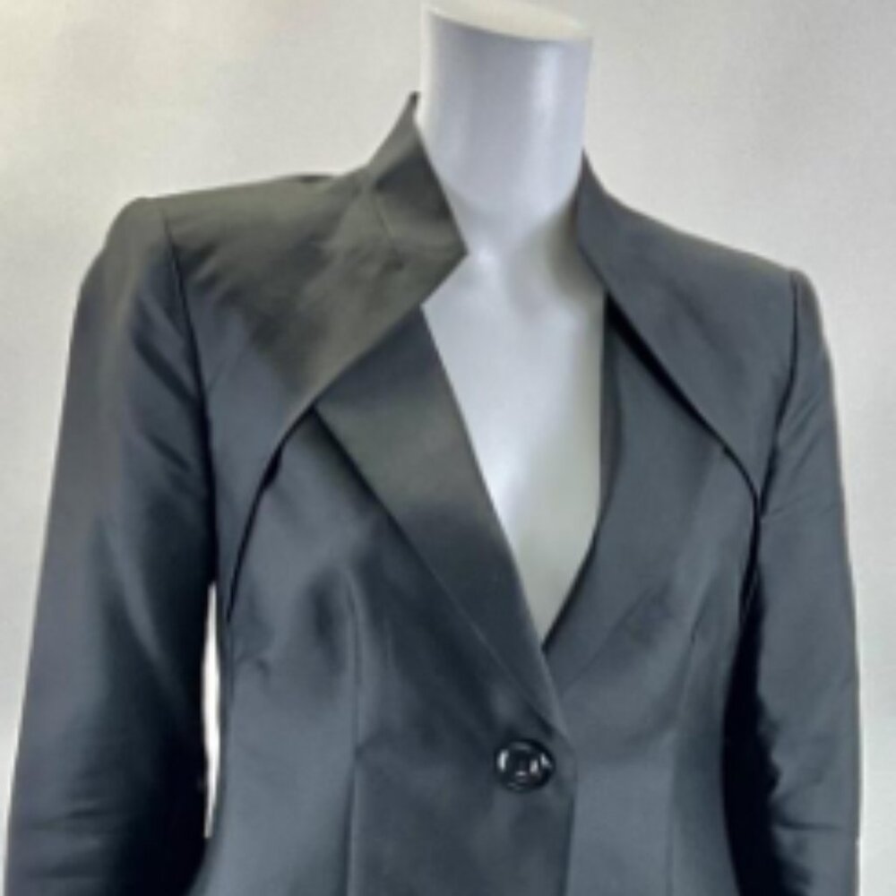 GIORGIO ARMANI VTG Le Collection Women's Elegant Skirt Suit, Unique Lapel Size 8